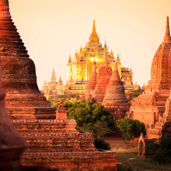 bagan-pagoda-sunset