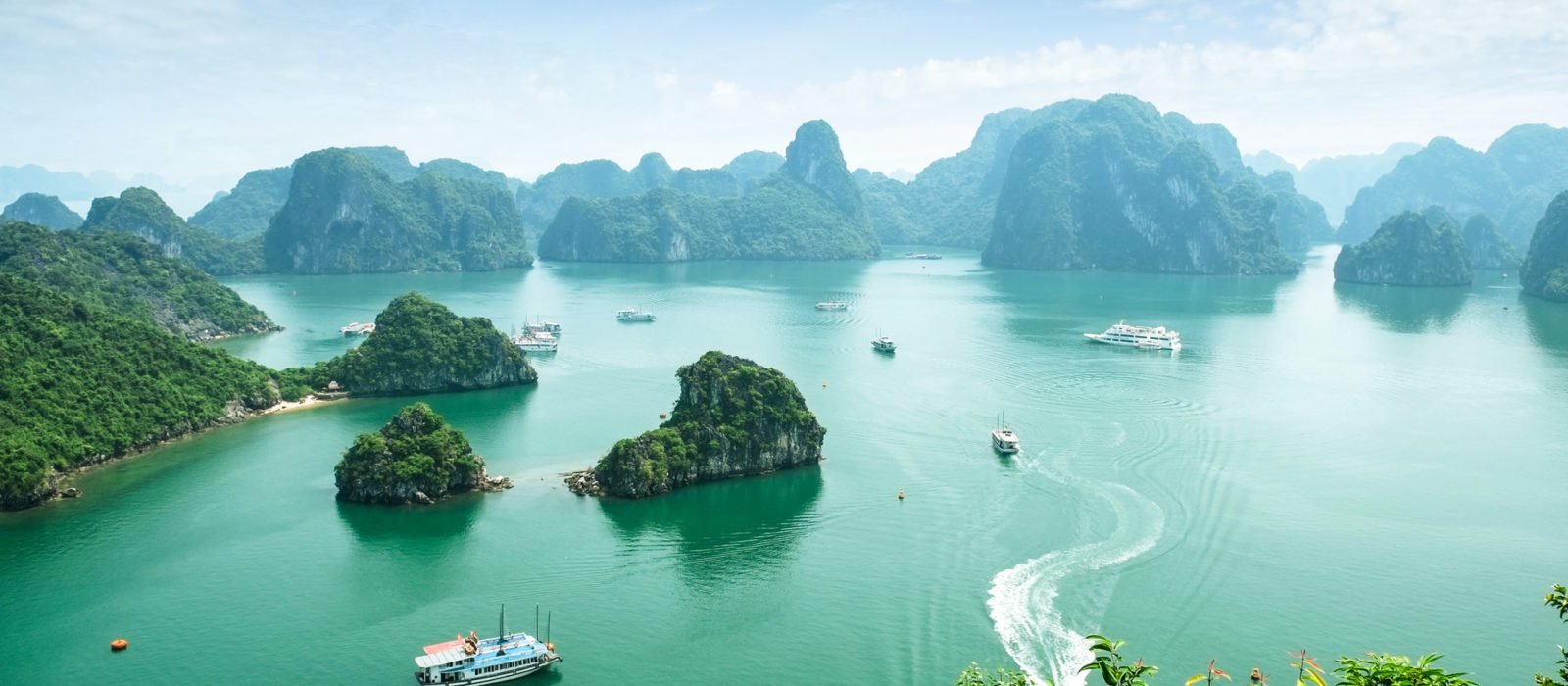 halong-bay-vietnam