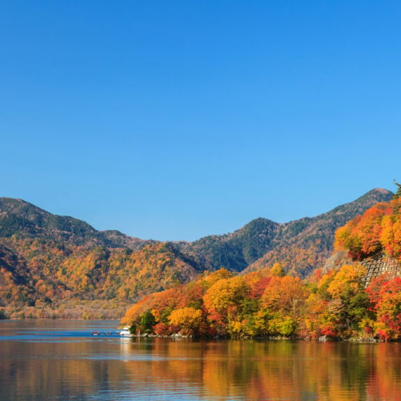 chuzenji-lake-autumn-nikko-japan