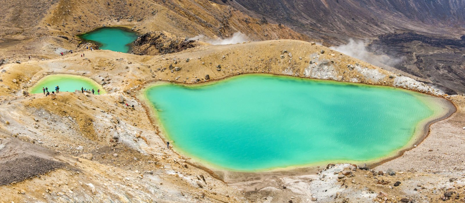 tongariro-crossing-hike-new-zealand