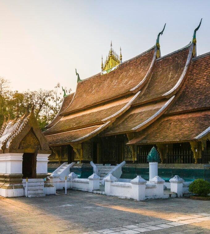 sunset-wat-xieng-thong